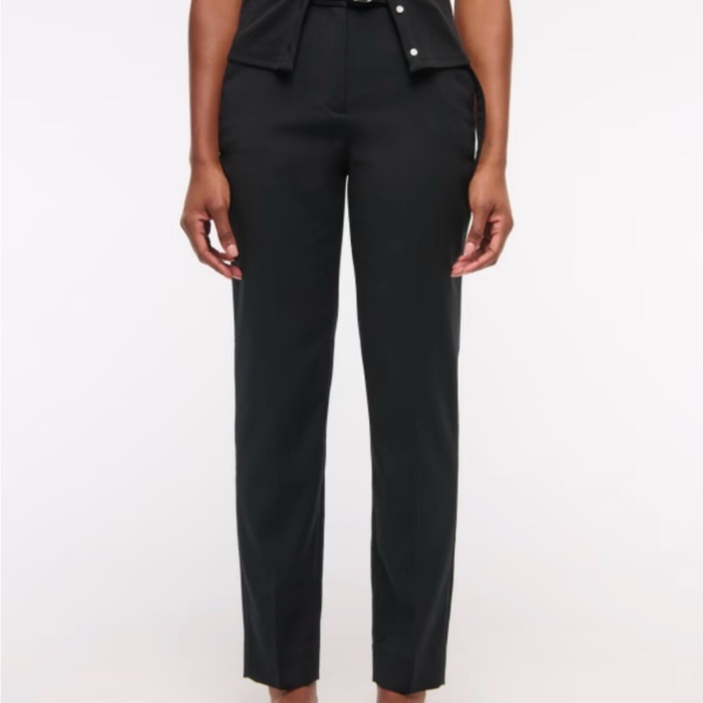 Abercrombie & Fitch High Rise Belted Ankle Straight Pant Short